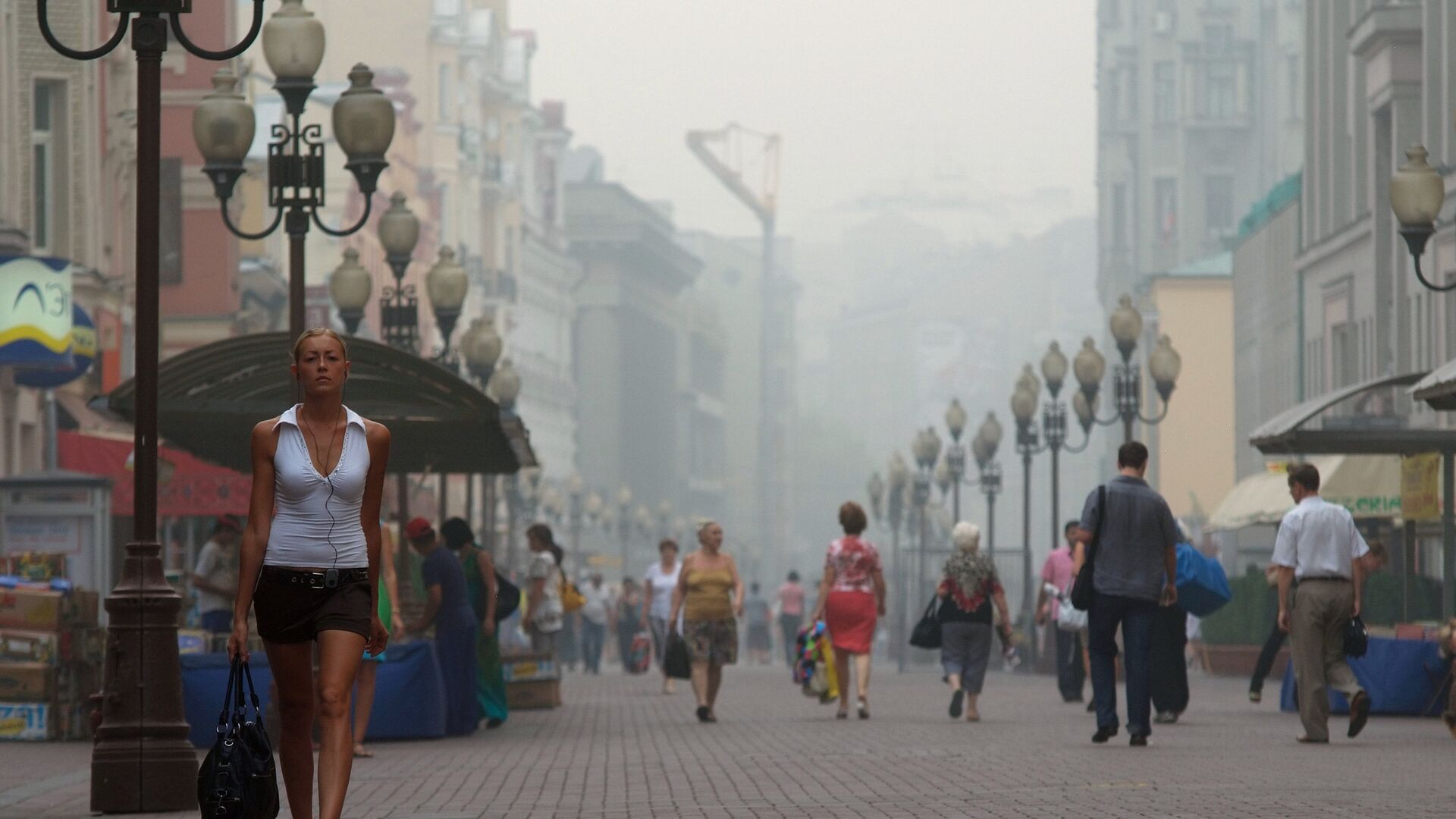 В москве в августе 2022 годах. Смог в Москве 2010. Аномальная жара 2010 Москва в дыму. Лето 2010 в Москве. Август 2010 Москва.