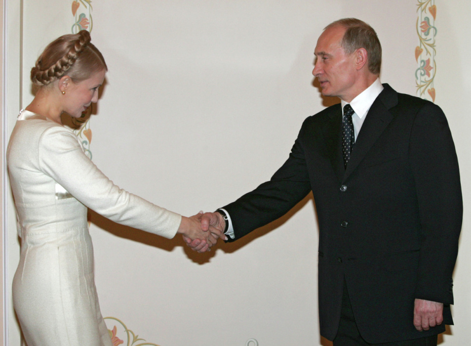 20 февраля 2008 года. Премьер-министр Украины Юлия Тимошенко и президент России Владимир Путин во время встречи в Ново-Огарево