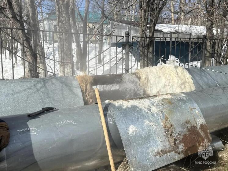 В Охе устранили крупный порыв на теплотрассе и вернули тепло в 98 домов и больницы