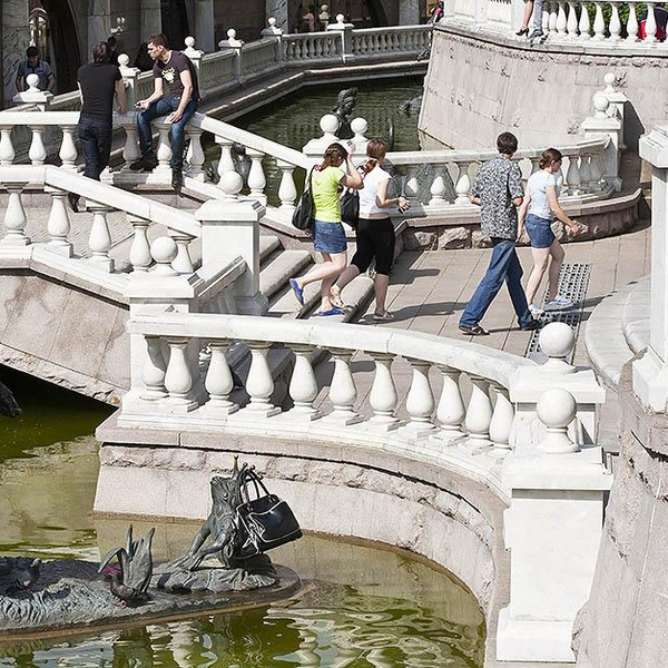 Куда съездить погулять. Достопримечательности в Москве гулять. Китай город где погулять. Китай город погулять. Куда поехать на выходные в Москве погулять.