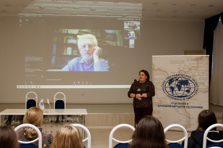 Показ фильма «Дневник белой вороны» в Донецком краеведческом музее. Фото: Владислав Лемянский 