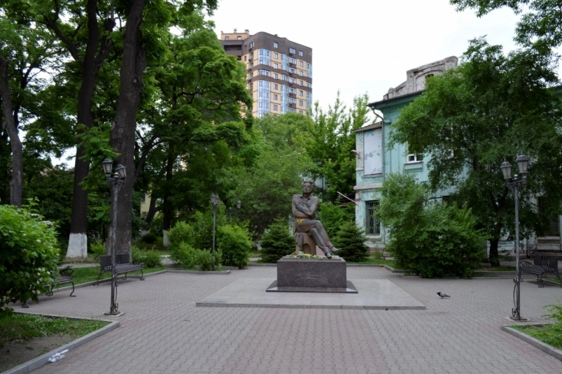 Сквер и памятник Пушкину ИА UssurMedia