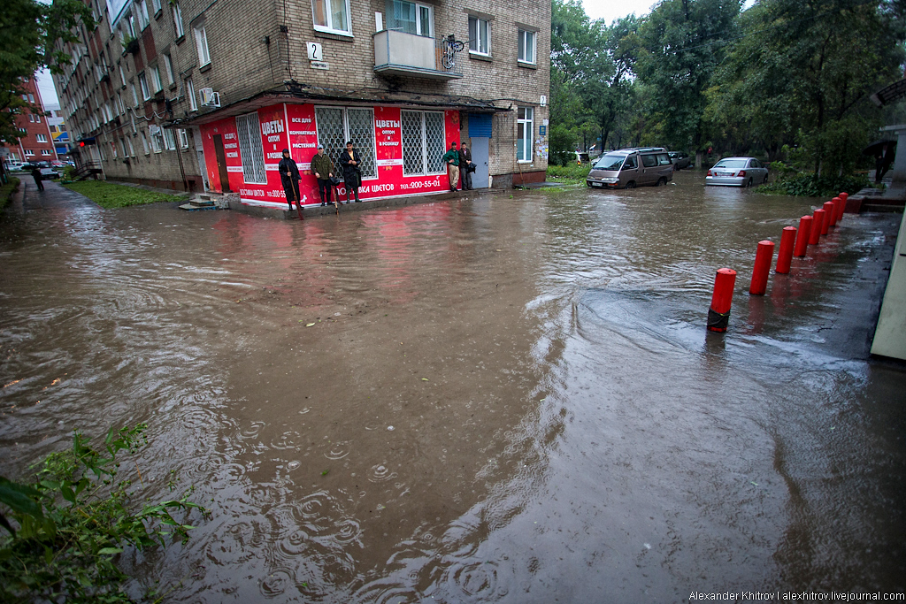 Придомовые территории в воде