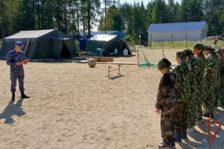 Патриотические мероприятия прошли в Уральском округе Росгвардии 