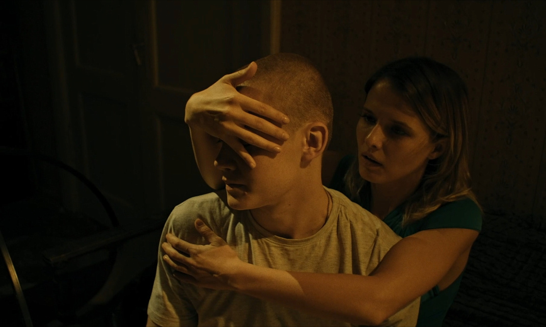 Любовь во время 90-х: сериал «Путешествие на солнце и обратно» выйдет в июле в онлайн-кинотеатре START