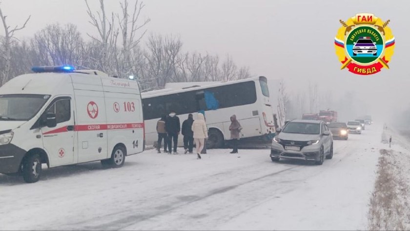 Четыре человека пострадали: пассажирский автобус и грузовой автомобиль столкнулись в Белогорском округе - gtrkamur.ru