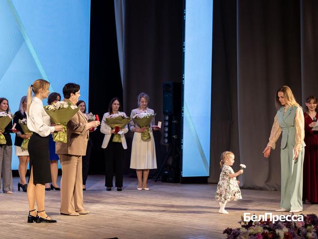 В Белгороде вручили награды многодетным матерям и участникам конкурса «Семья года» - Изображение 2