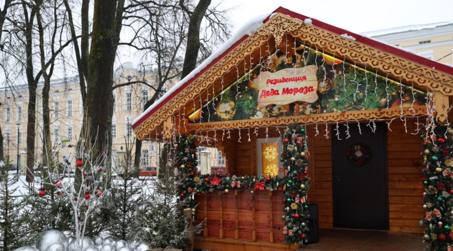 резиденция деда мороза в калуге. полотняный завод дом деда мороза. резиденция калуга. полотняный завод дом деда мороза. калужская тц дед мороз.