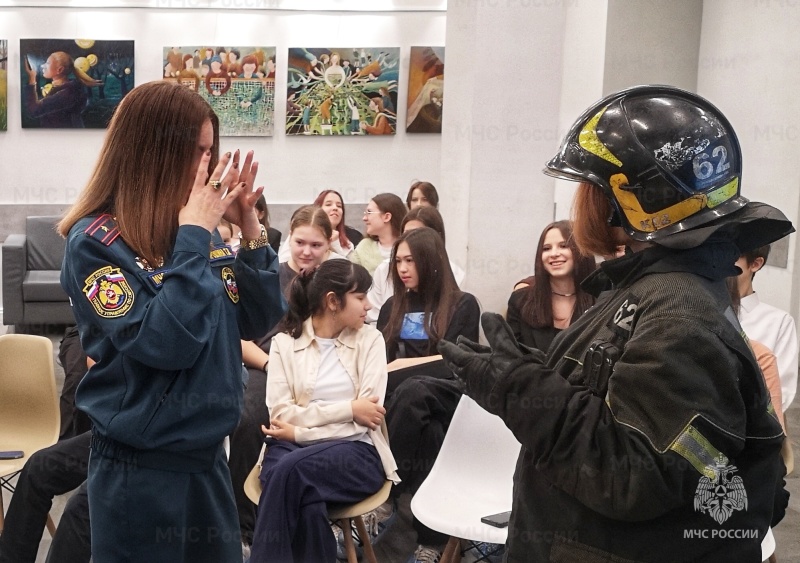 В Юго-Восточном административном округе прошел открытый урок, посвященный истории МЧС России