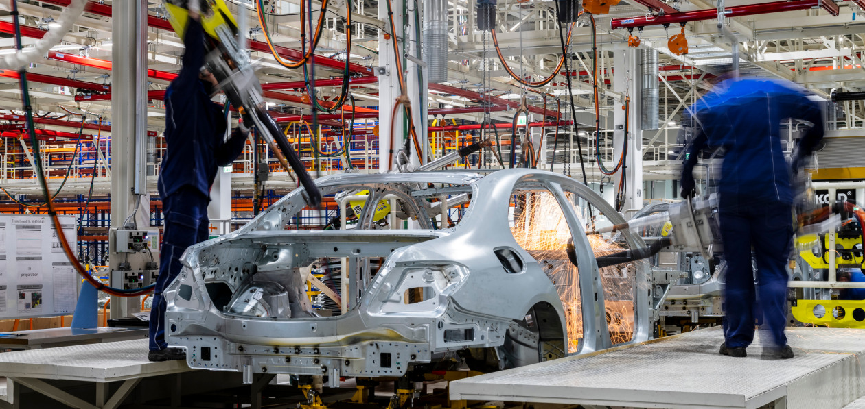 Бывший завод Mercedes в Есипове перезапустят в конце весны 2024 года