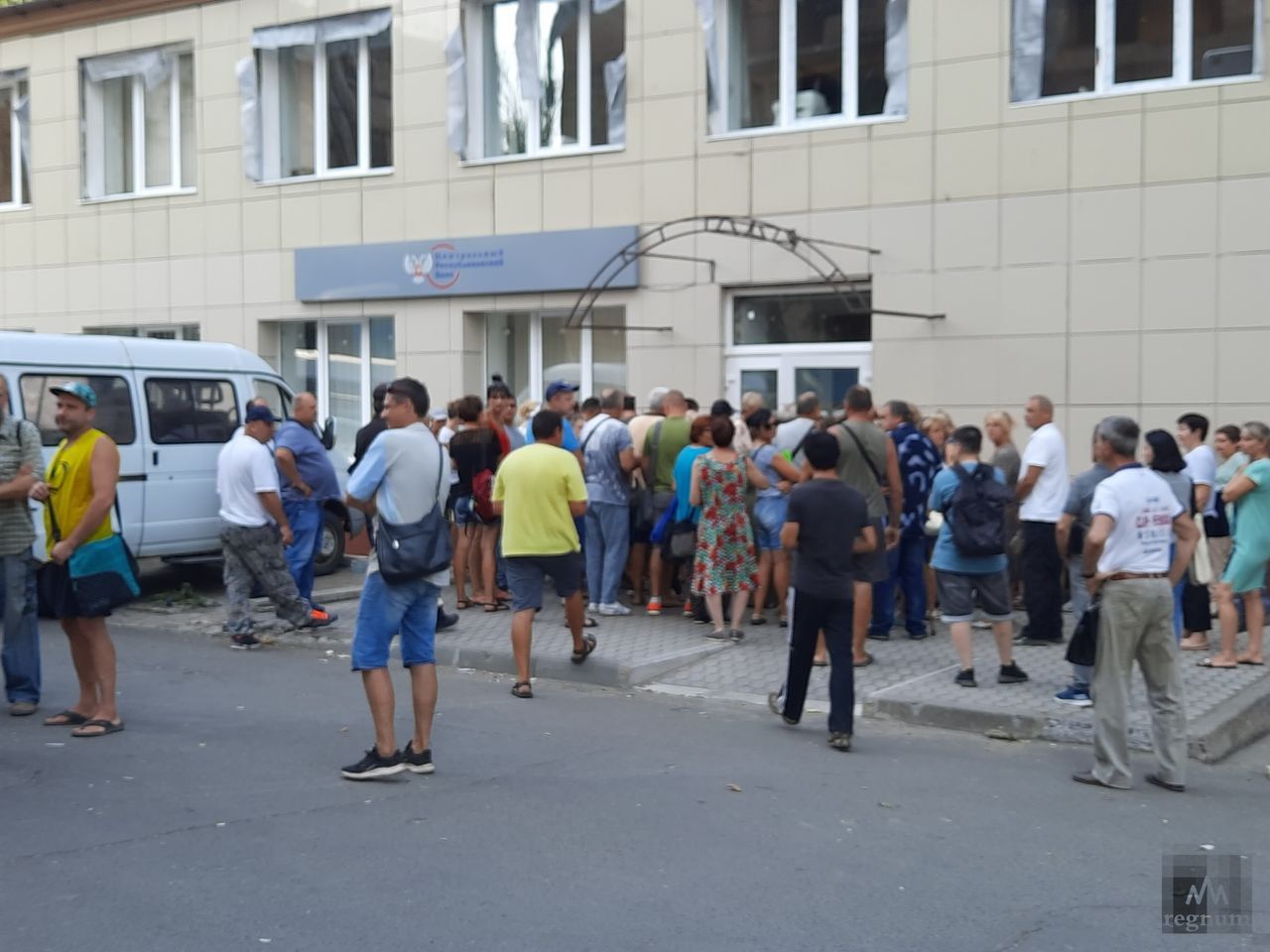 Мариуполь, парадром комсомольский пляж. Больница на 17 микрорайоне мариуполь днр. Мариуполь главпочтамт. Мариуполь 2022. Мариуполь zov.