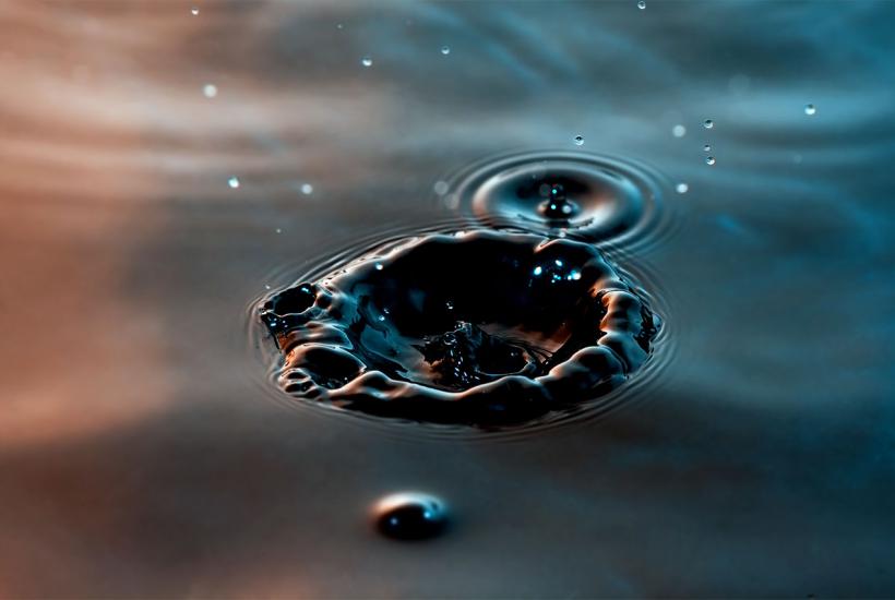 Кавитация от падения капель воды