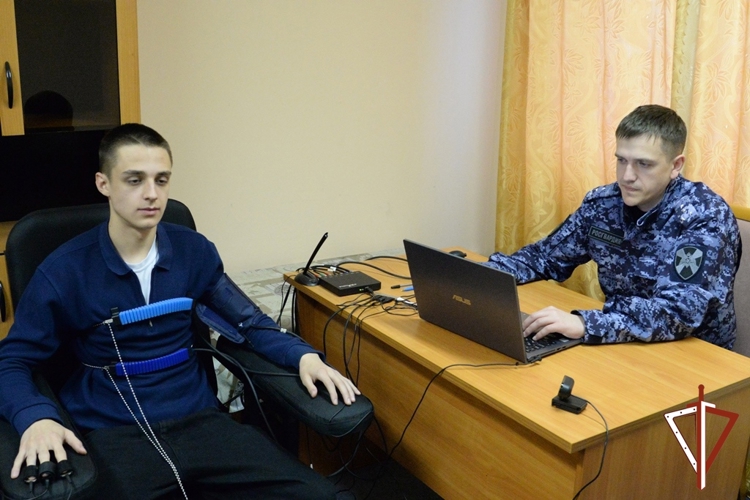 В Югре Росгвардия продолжает плановый прием граждан на службу