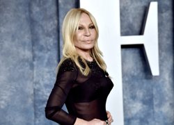 Версаче сообщила, что «сегодня мир потерял гиганта моды»