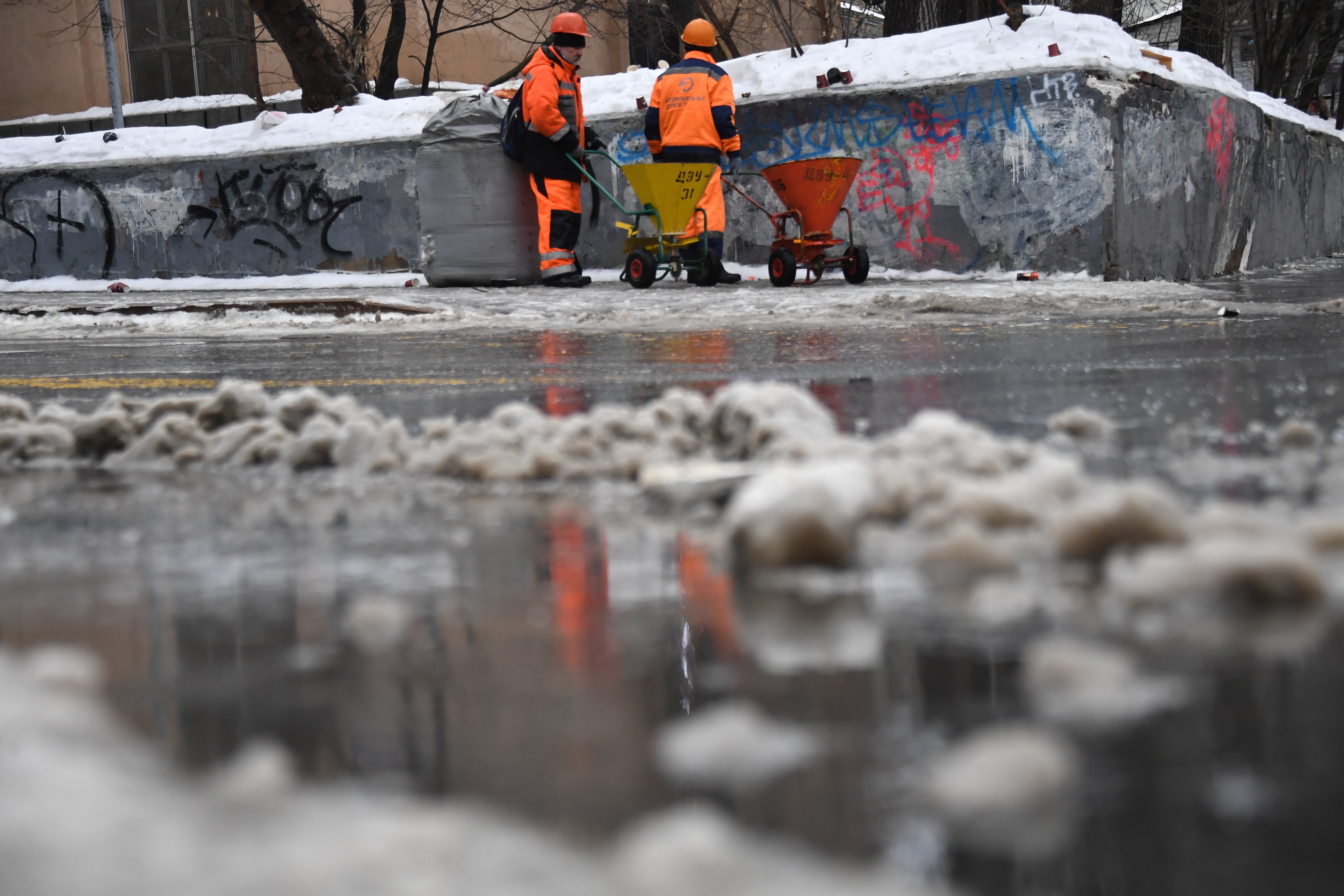 Потепление в нижегородской. Снег в Москве. Москва зимой. Потепление. Мороз в Москве.