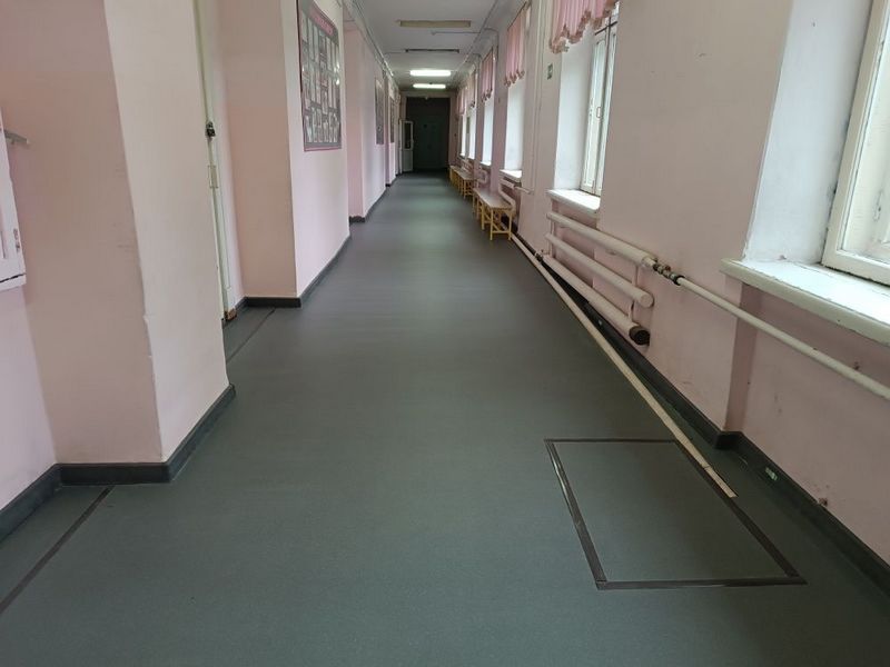 Школу №73 в Кирове обследуют специалисты