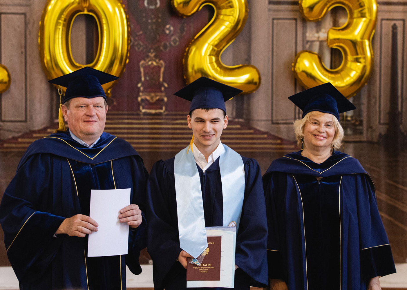 College 11. Вручение дипломов. Выпускник вручение. Программист колледж. Выпускной в техникуме.