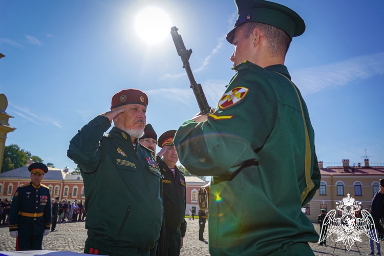 Новгородские первокурсники Военной академии Росгвардии приняли Военную присягу в Санкт-Петербурге