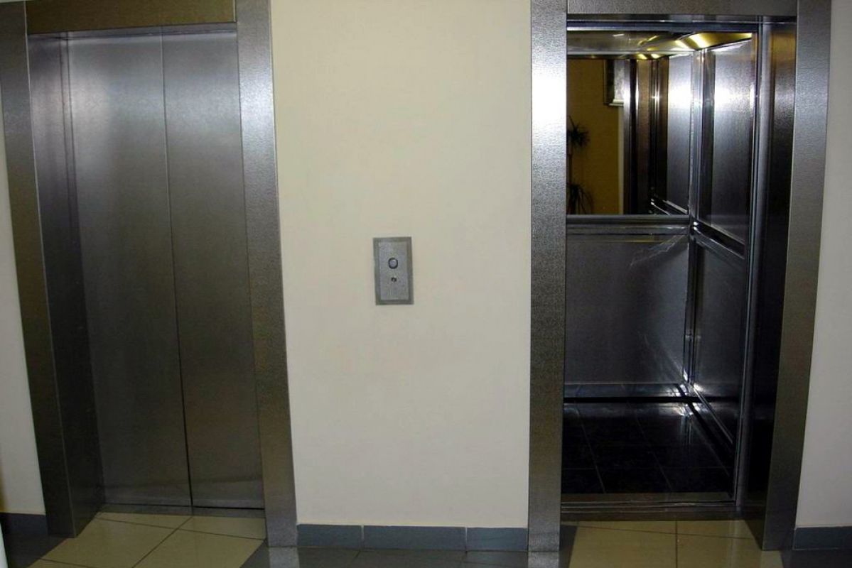 Телефон лифтовой службы