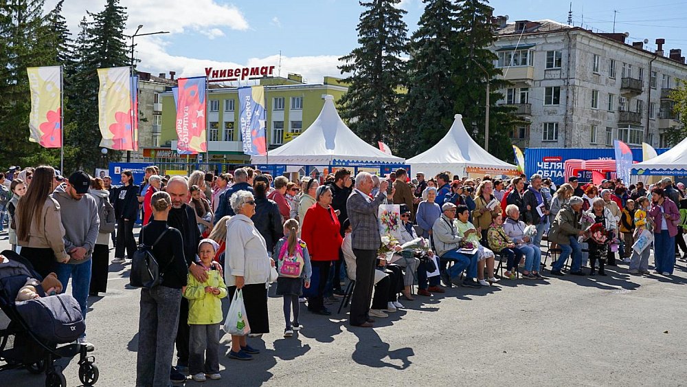 В Озерске 8-летний мальчик выполнил 60 отжиманий на семейном фестивале