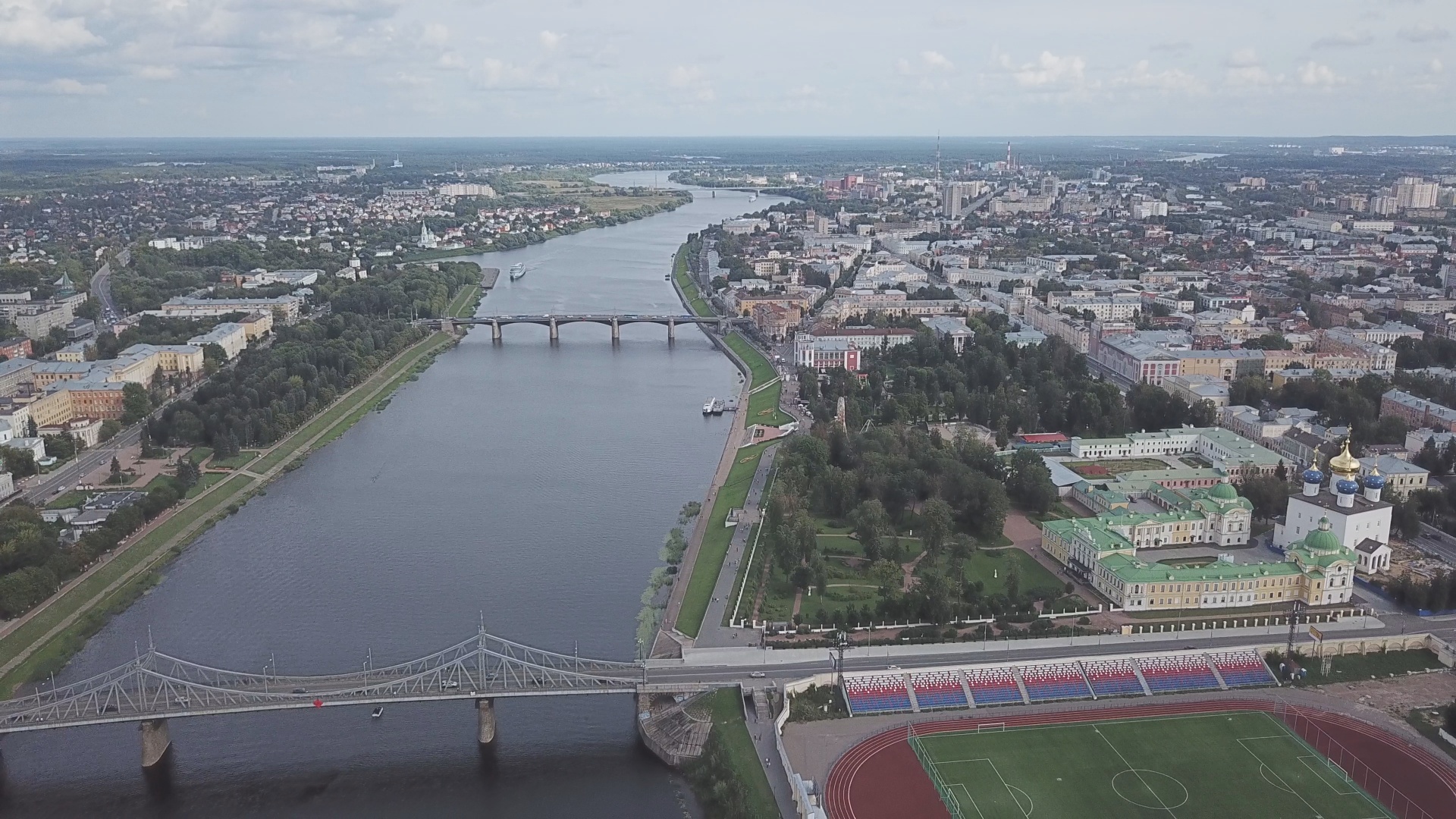 Организации город тверь. Ржев. Река в городе. Тверь. Тверь красиво.