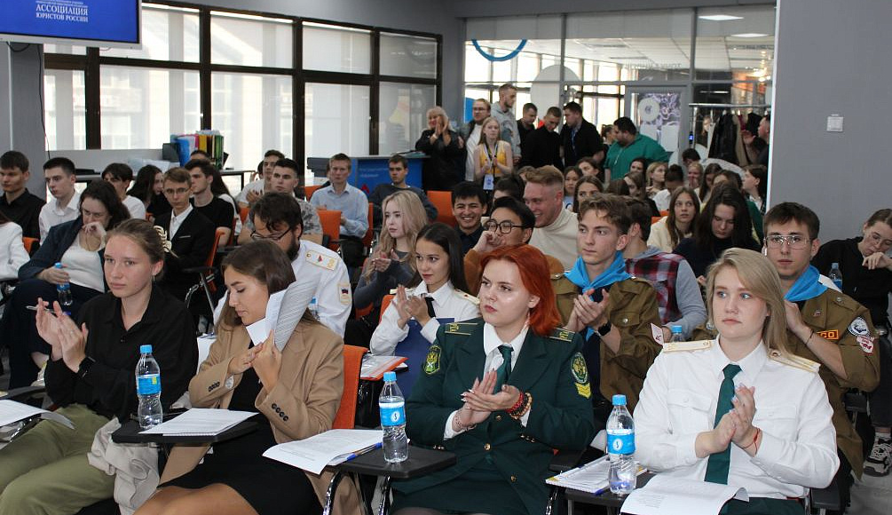 Круглый стол «Перспективы развития юридического образования в Приморском крае глазами студентов»