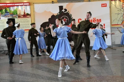 Фото 17. Имя уроженца Орла, полного кавалера ордена Славы Виктора Герасименко присвоили электровозу