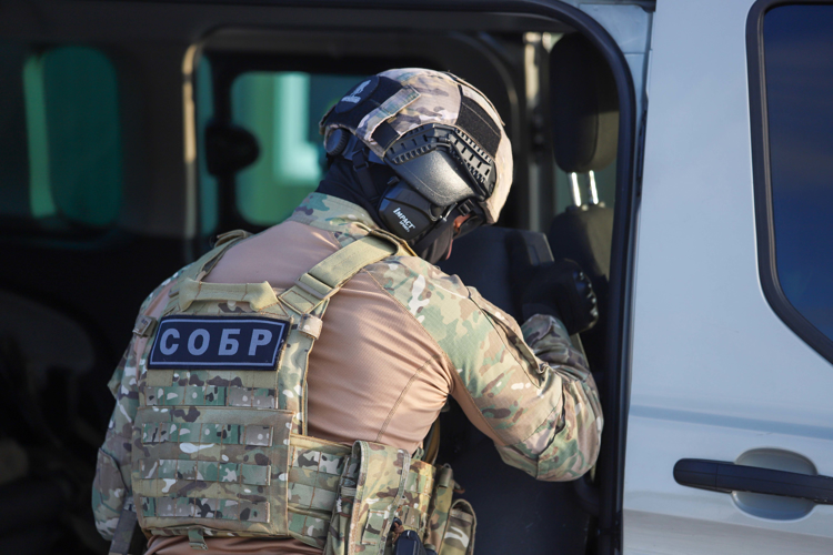 В Рязани офицеры СОБР«Коловрат» Росгвардии задержали наркокурьера
