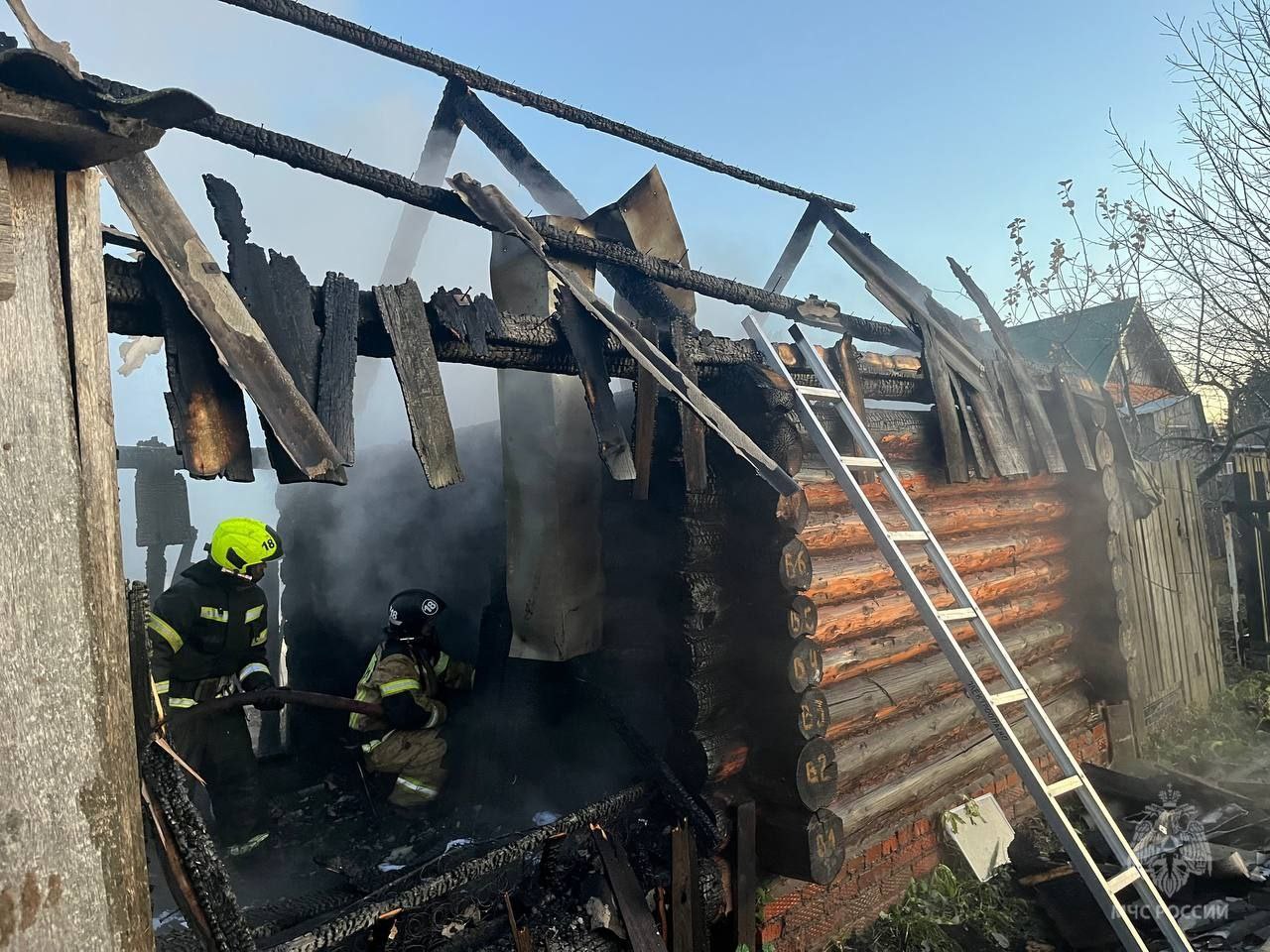 Перетопленная баня превратилась в пепелище в Оршанском районе 