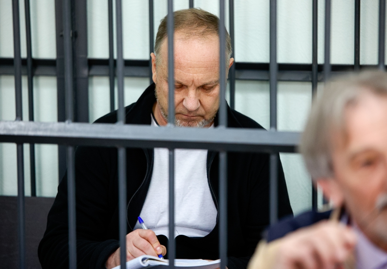 Копылов мэр владивостока. Осужденные в зале суда. Мэр владивостока. Бывшего мэр владивостока олега гуменюка. Мэр владивостока в тюрьме.