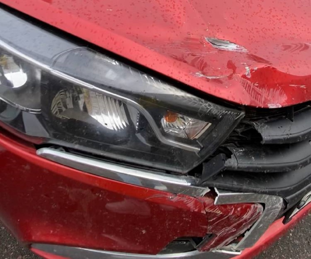 Вандализм на машине. Люди во дворе. Саид блоггер авария в москве. Разбить 20. Разбить 20.