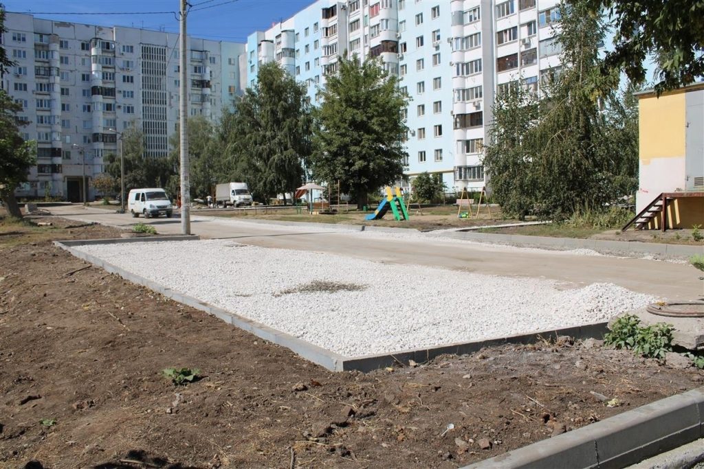 Дворы самары. Благоустройство детских площадок во дворах. Благоустройство городской среды. Тротуар во дворе. Городской двор.