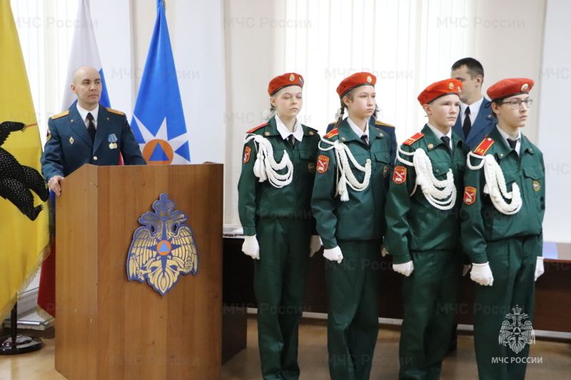 В региональном МЧС России состоялось торжественное мероприятие, посвященное Дню добровольца (волонтера)