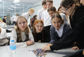 Школьникам из Дебальцево помогают выбрать востребованную профессию и сформировать карьерную траекторию