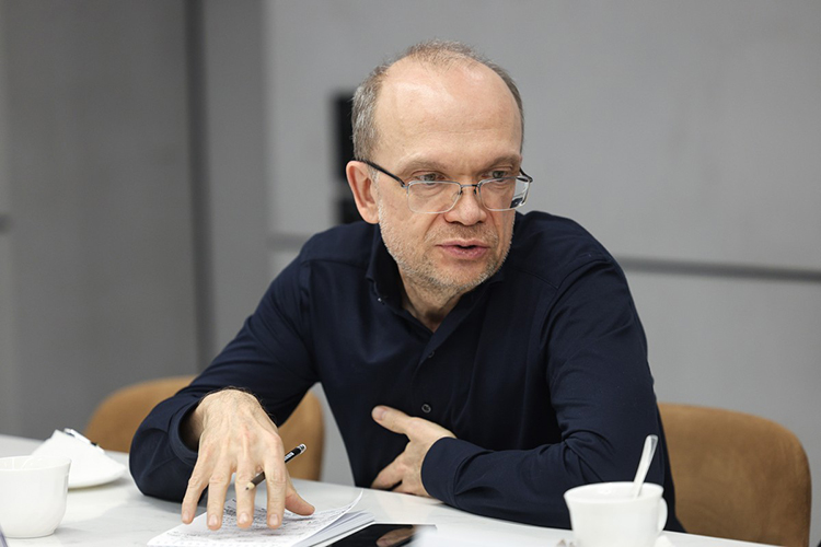 Айрат Нурутдинов: «К сожалению, искусственный интеллект начал делить общество на людей, которые умеют правильно пользоваться ИИ или не умеют. То же самое касается и науки»