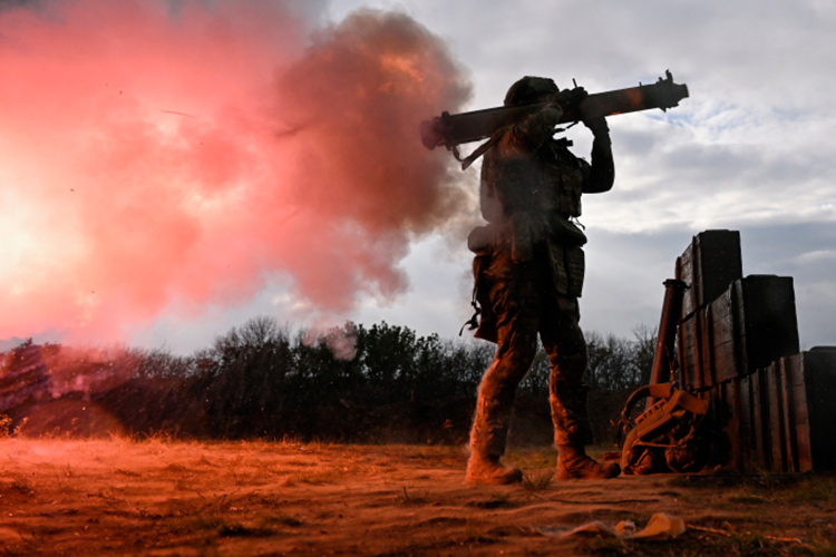 На западе, на самой границе с Днепропетровской областью, российские части освободили населенный пункт Молодецкое, а уже в Днепропетровской области был занят населенный пункт Ивановка, находящийся на берегу реки Волчья