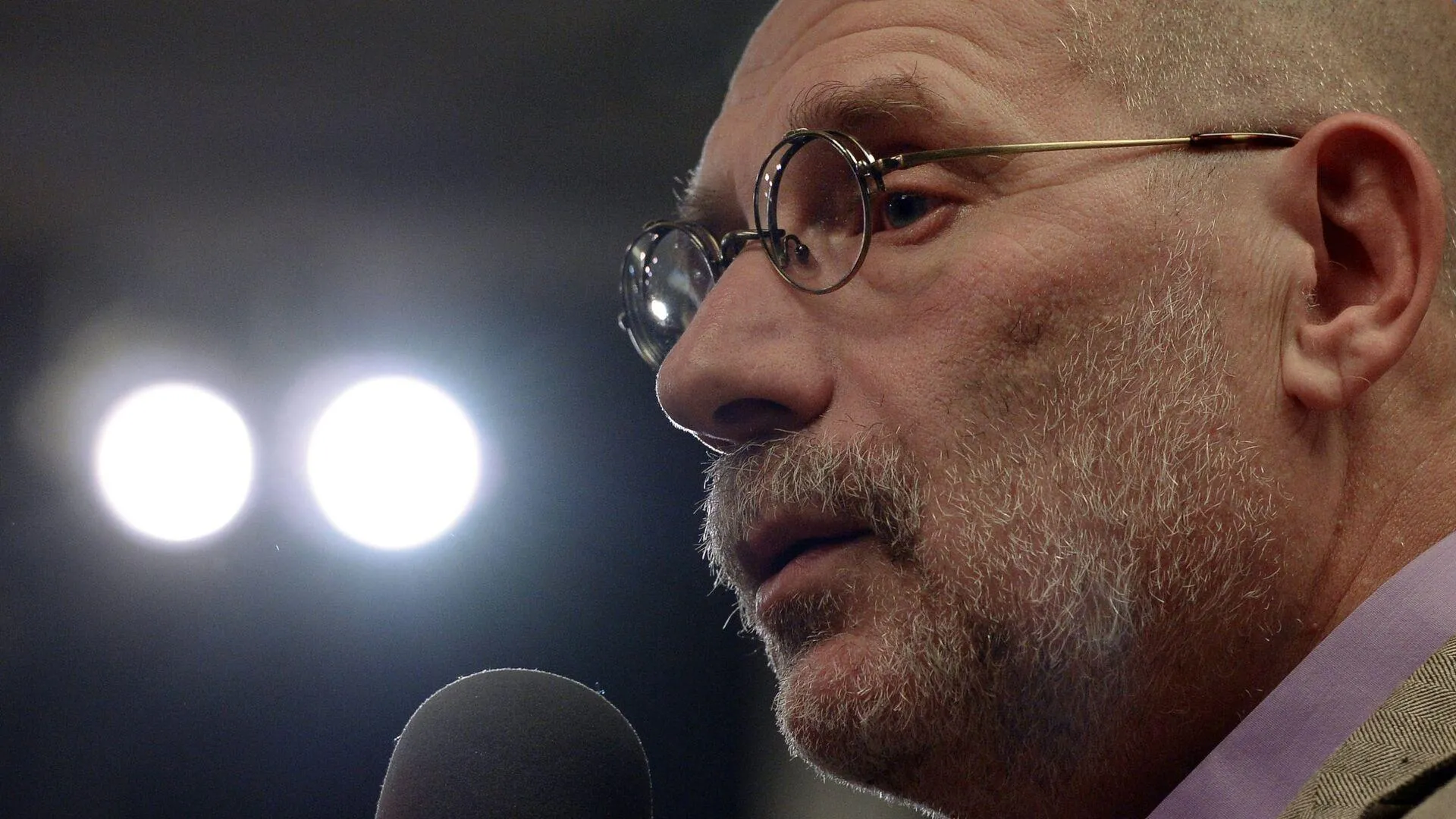 писатель акунин внесен в список экстремистов