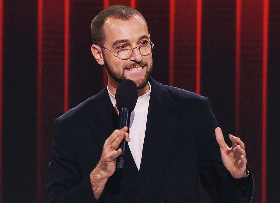 Ведет беременную невесту под венец: свадьба резидента Comedy Club Андрея Бебуришвили 