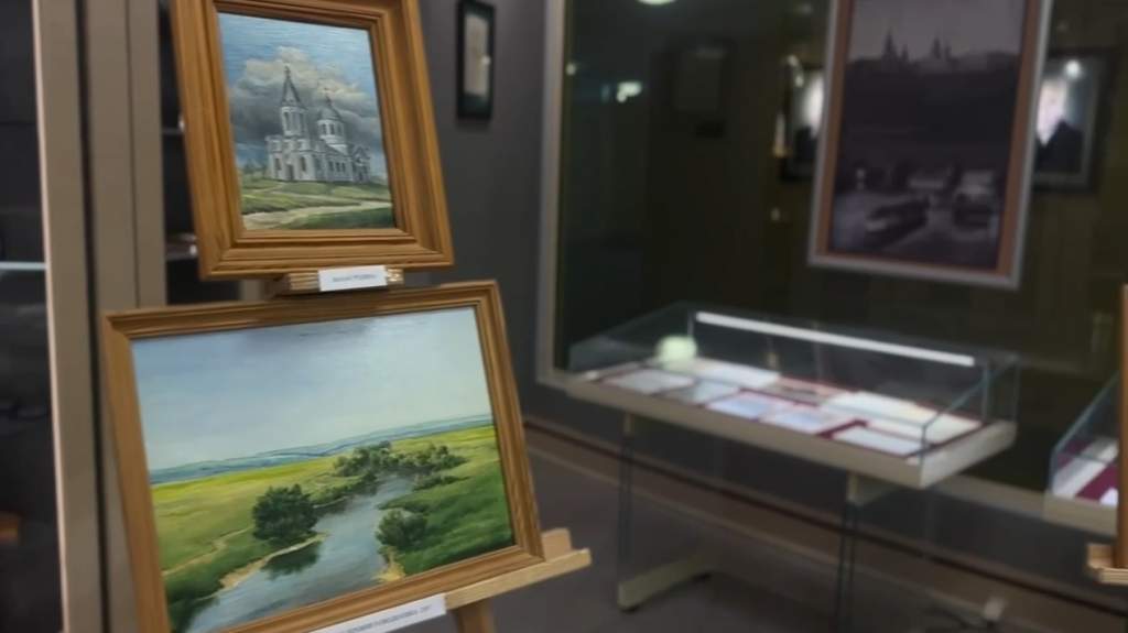 В Москве открыли выставку картин 100-летнего курского ветерана