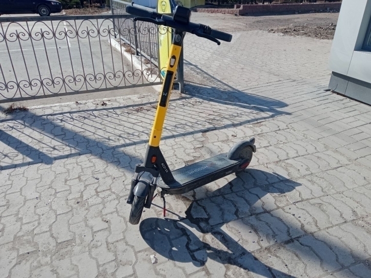 В центре Омска определили места для легальной парковки электросамокатов