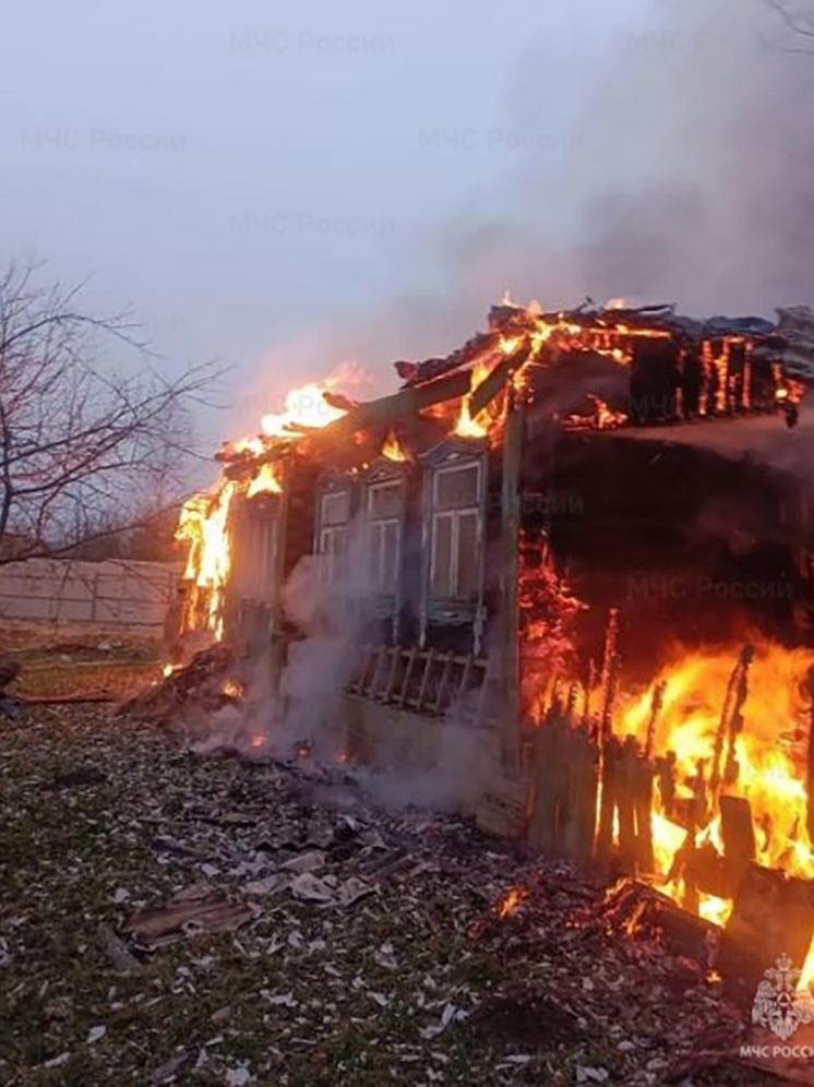В малоярославецком Поречье сгорела дача