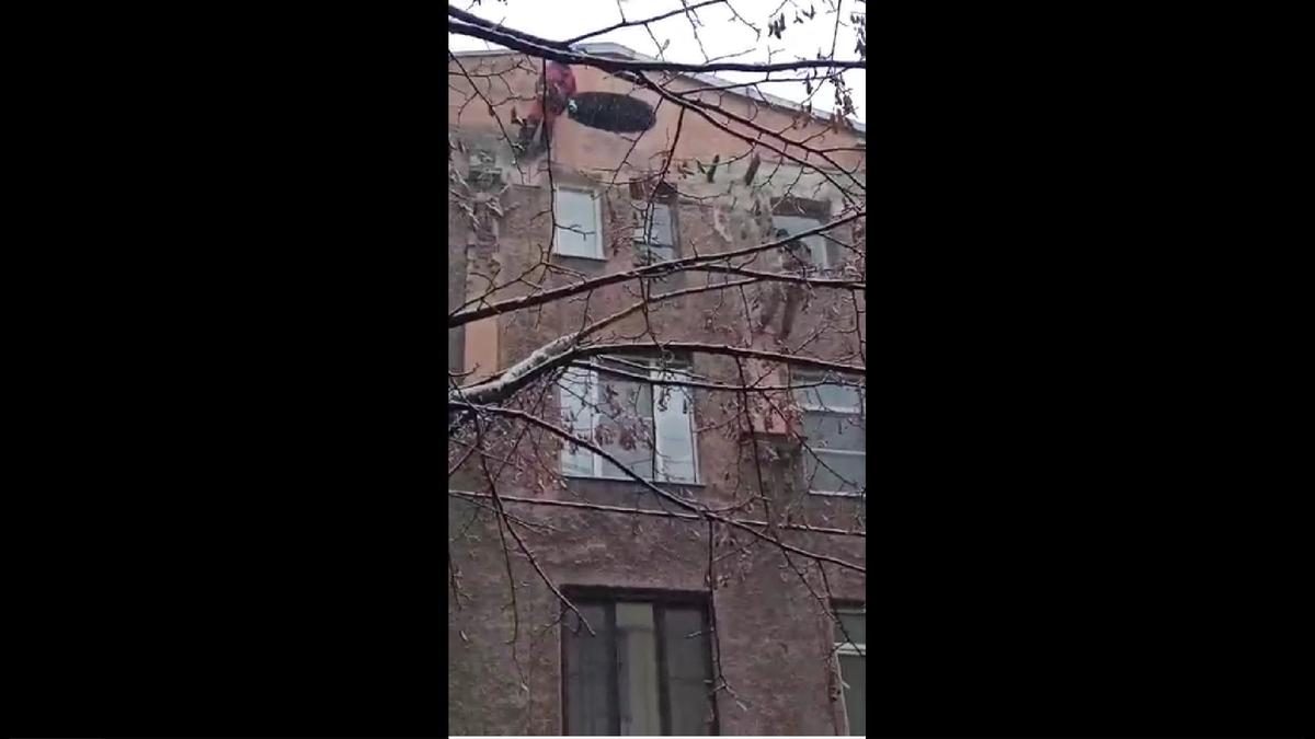 Скриншот видео местных жителей