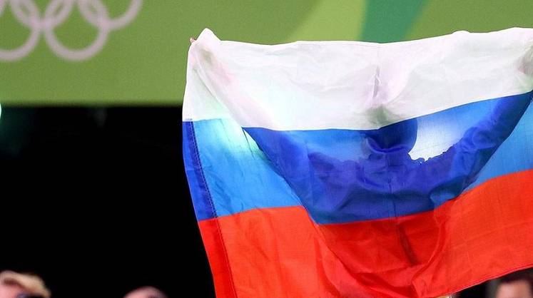 Российским самбистам вернули право выступать на турнирах с гимном и флагом