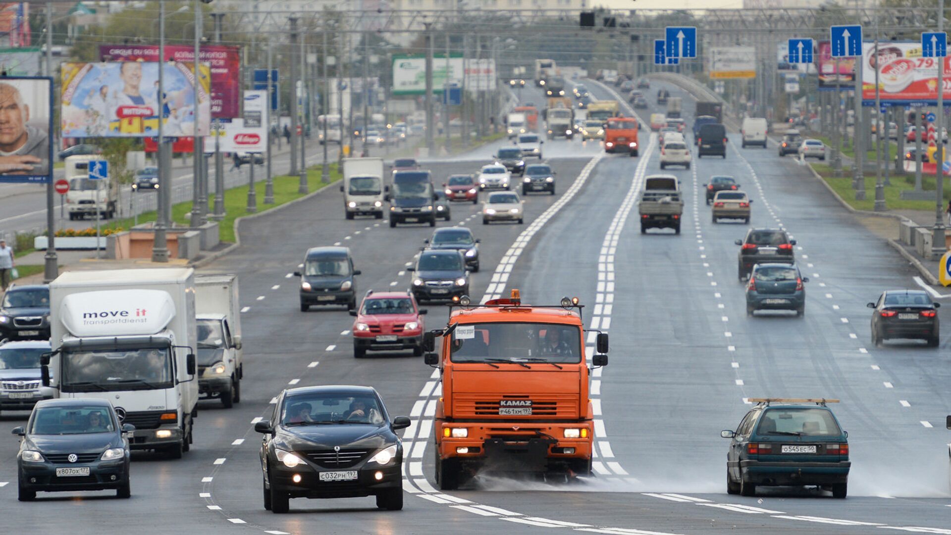 Восточная Европа автомобили на улицах