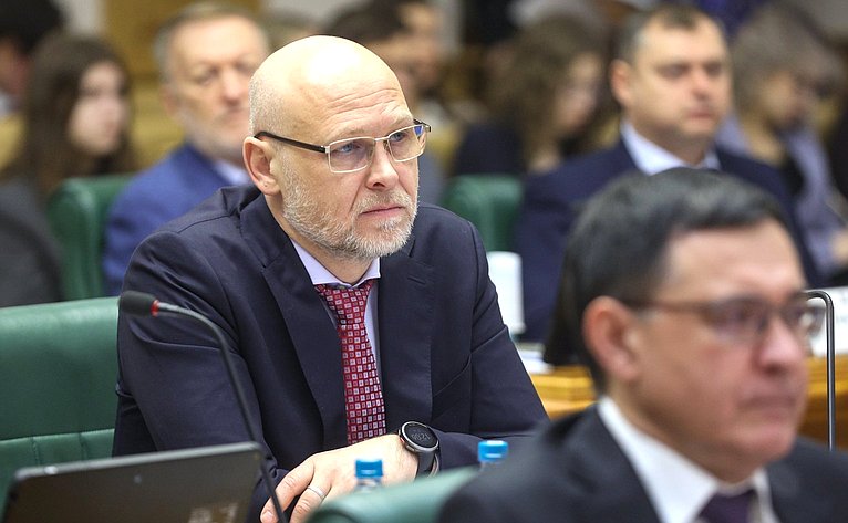 Круглый стол на тему «Особый порядок привлечения к административной ответственности судей и иных должностных лиц, выполняющих определенные государственные функции»