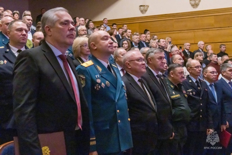 Кировские спасатели отмечают свой прoфессиональный праздник