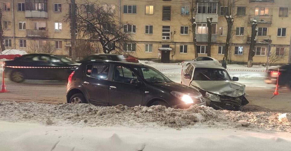 Трое пострадали в дорожных авариях на новгородских улицах и дорогах