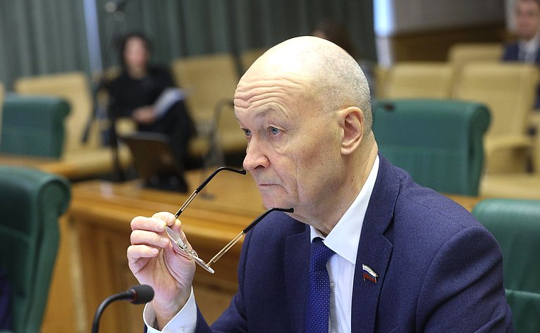 Владимир Киселев