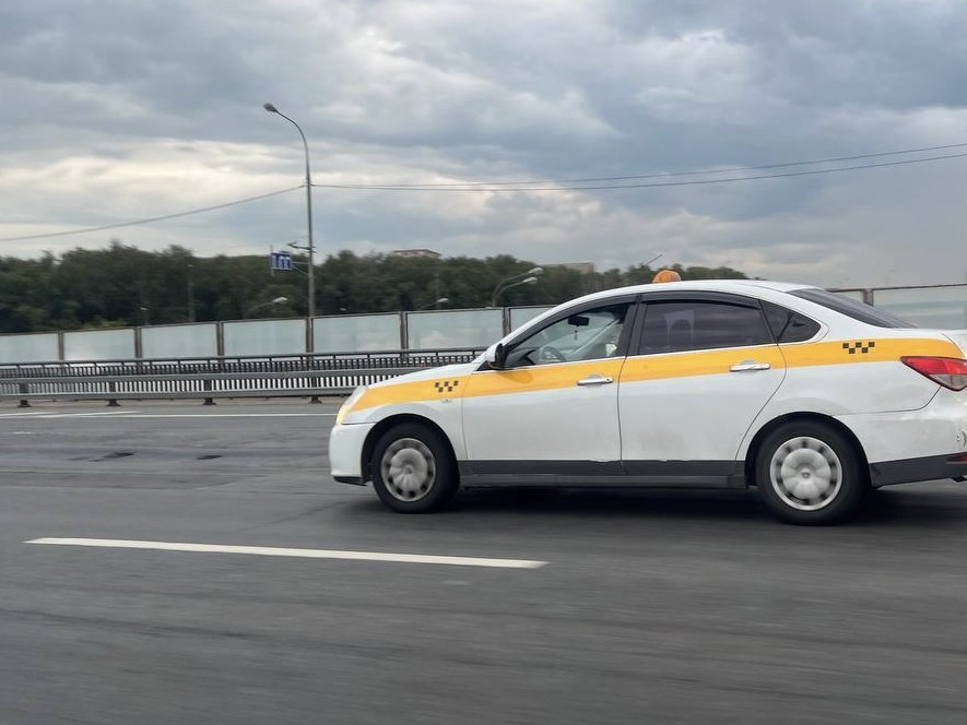Ветераны Ленинского округа могут бесплатно ездить на такси