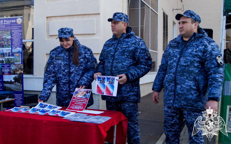 В Ростове-на-Дону Росгвардия представила экспозицию, приуроченную ко Всероссийскому дню призывника